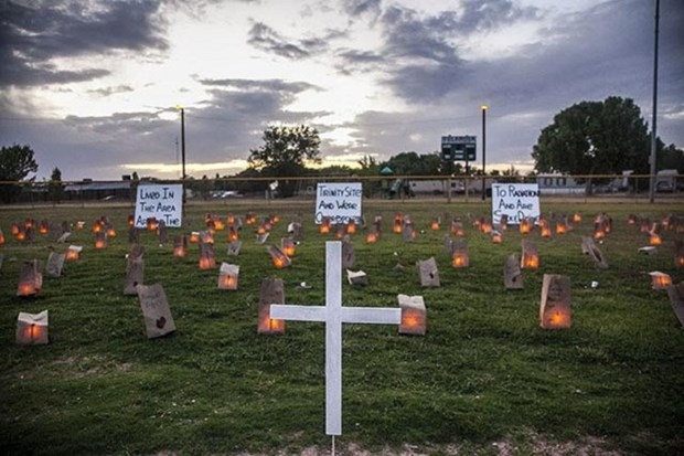 Nạn nh&acirc;n Henry Herrera m&ocirc; tả vụ nổ bom hạt nh&acirc;n l&uacute;c &ocirc;ng c&ograve;n thơ b&eacute; .