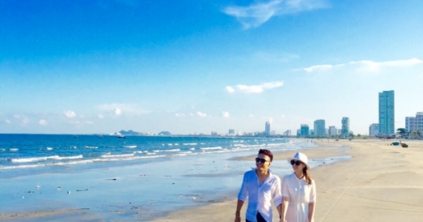 Lã Thanh Huyền ngại ngùng hôn Hồng Đăng