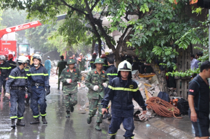 C&ocirc;ng t&aacute;c cứu hộ v&ocirc; c&ugrave;ng khẩn trương, gấp r&uacute;t.