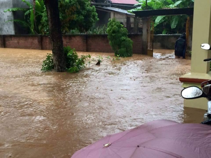 Tr&ecirc;n địa b&agrave;n L&agrave;o Cai mưa lũ khiến 7 người người mất t&iacute;ch, 46 hộ d&acirc;n bị c&ocirc; lập. Ảnh: facebook.
