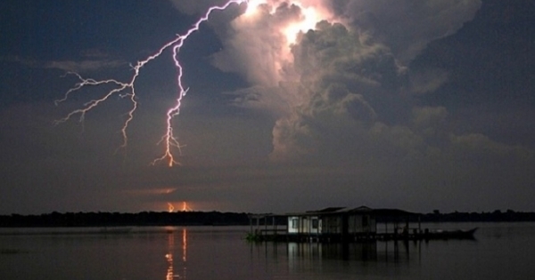 Đi cào ngao kiếm sống, một phụ nữ bị sét đánh tử vong