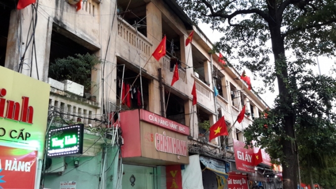 Cận cảnh khu 3 tầng của c&aacute;c c&aacute;n bộ ng&agrave;nh than cũ bị ch&iacute;nh quyền cưỡng chế bằng phương thức cắt điện, nước sinh hoạt của hơn 200 hộ d&acirc;n.