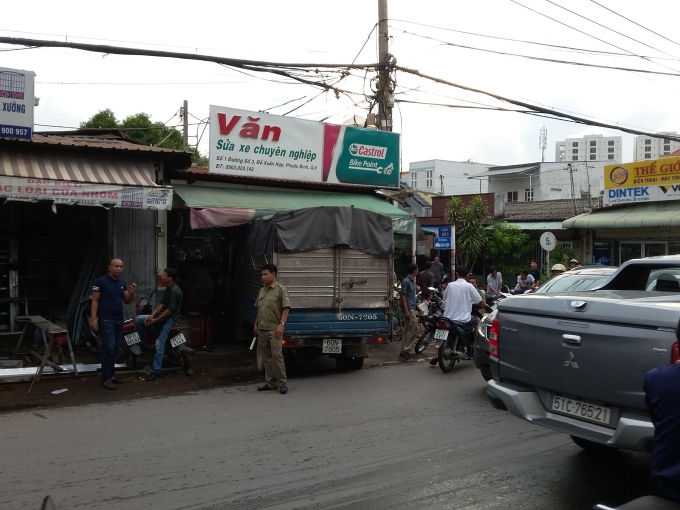 4 người may mắn tho&aacute;t chết.