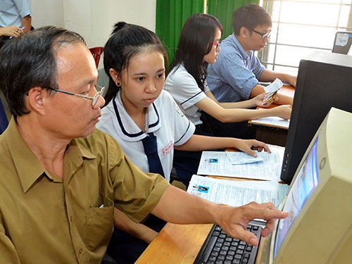 Nhiều th&iacute; sinh mắc lỗi khi tham gia đăng k&yacute; x&eacute;t tuyển trực tuyến. Ảnh minh họa: Người lao động