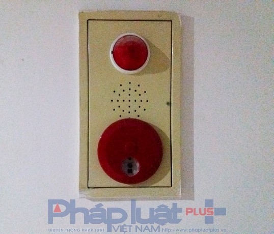 &nbsp;C&aacute;c đ&egrave;n v&agrave; chu&ocirc;ng b&aacute;o ch&aacute;y được lắp đặt nhưng kh&ocirc;ng r&otilde; c&oacute; hoạt động hay kh&ocirc;ng.