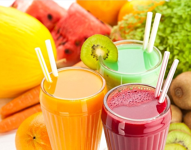 Chỉ uống nước &eacute;p hoa quả c&oacute; thể g&acirc;y hỏng gan. Ảnh: minh họa