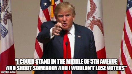 1 số h&igrave;nh ảnh tr&ecirc;n tỷ ph&uacute; Donald Trump tr&ecirc;n Hashtag của b&agrave; Karen Bass. (Ảnh: Twitter)