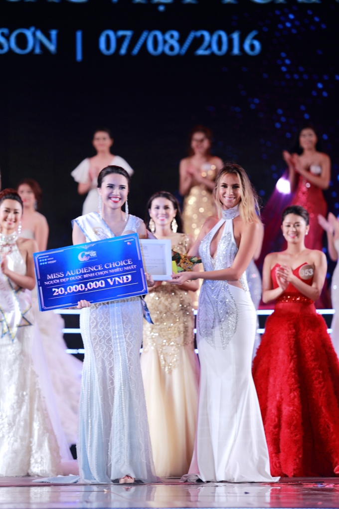 Giải Người đẹp được y&ecirc;u th&iacute;ch nhất thuộc về Nguyễn Thi Diệu Th&ugrave;y.