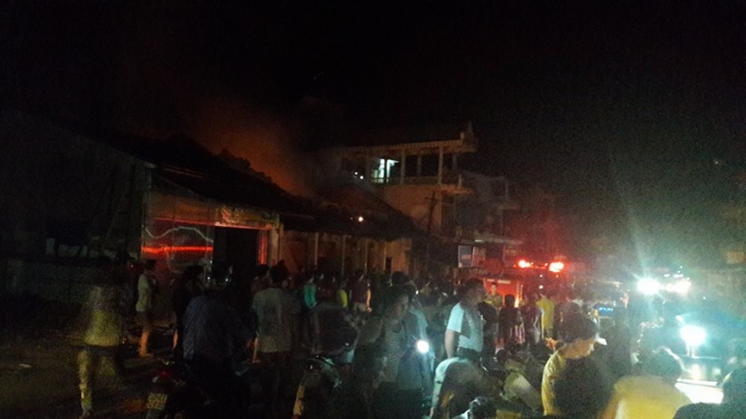 Gần 100 c&aacute;n bộ, chiến sĩ tham gia PCCC