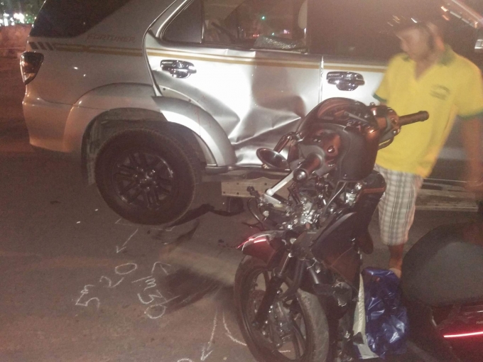 Sau c&uacute; va chạm 3 thanh ni&ecirc;n nguy kịch phải cấp cứu tại bệnh viện.