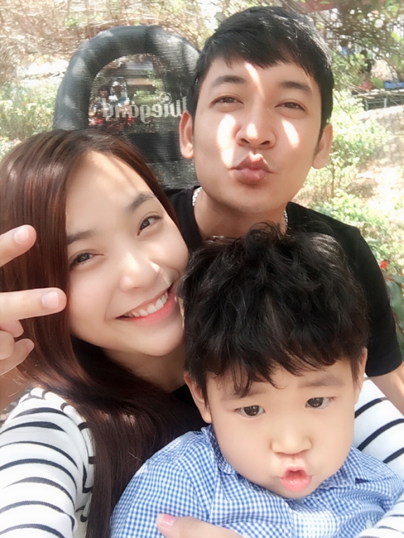 Th&agrave;nh Đạt rất tự h&agrave;o khi Hải Băng lu&ocirc;n thương y&ecirc;u con trai ri&ecirc;ng của anh v&agrave; vợ cũ.