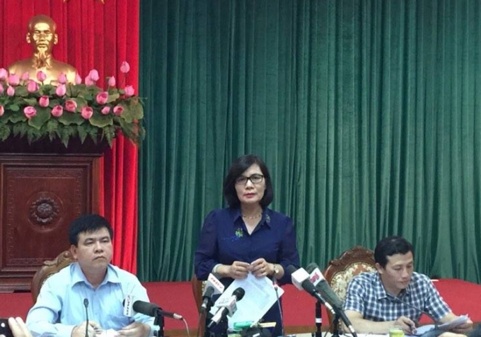 B&agrave; Phan Lan T&uacute;-Gi&aacute;m đốc Sở Th&ocirc;ng tin v&agrave; Truyền th&ocirc;ng TP H&agrave; Nội th&ocirc;ng tin bải buổi giao ban b&aacute;o ch&iacute;.