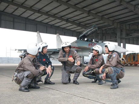 Việt Nam sắp c&oacute; ba trung đo&agrave;n trang bị ti&ecirc;m k&iacute;ch Su-30MK2