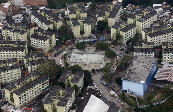 Ph&iacute;a Nam Rio l&agrave; h&agrave;ng loạt khu bất động sản c&oacute; gi&aacute; trị. (Ảnh: Reuters)