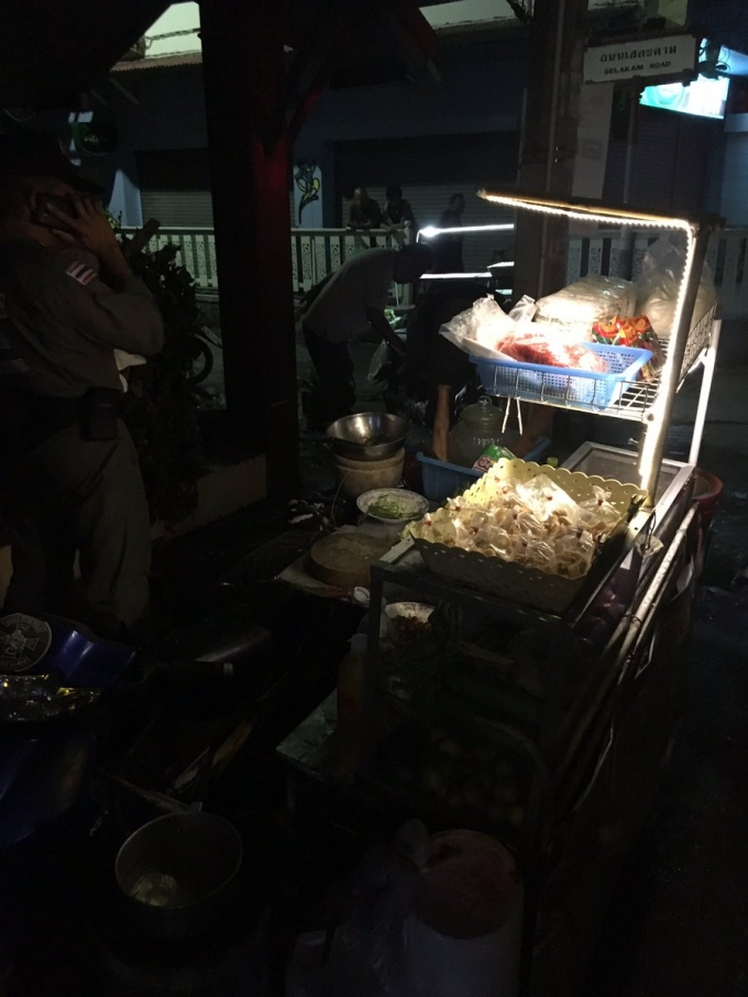 Vụ nổ bom khiến &iacute;t nhất 1 chủ qu&aacute;n vỉa h&egrave; thiệt mạng. (Ảnh: Twitter)