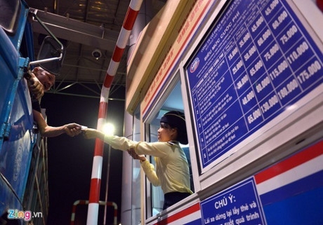 C&aacute;c nh&agrave; đầu tư BOT phải giảm thu ph&iacute; đường bộ tr&ecirc;n quốc lộ, cao tốc để tạo điều kiện cho doanh nghiệp vận tải ph&aacute;t triển- (Ảnh minh họa).