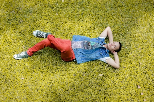 Tung bộ ảnh mới, Lệ Rơi đang d&ugrave;ng chi&ecirc;u tr&ograve; để t&aacute;i xuất showbiz?