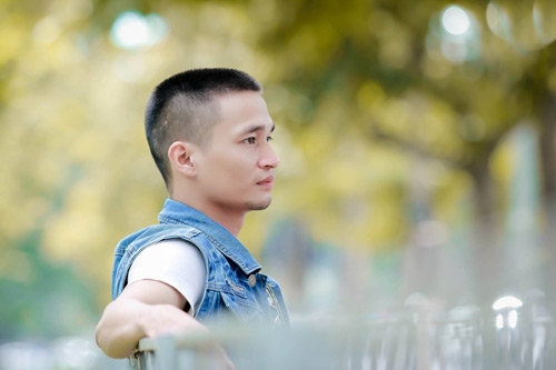 Tung bộ ảnh mới, Lệ Rơi đang d&ugrave;ng chi&ecirc;u tr&ograve; để t&aacute;i xuất showbiz?