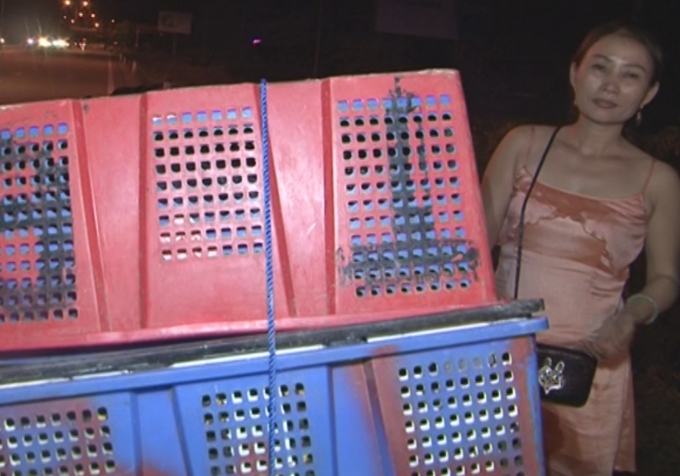 Đối tượng Oanh bị bắt quả tang khi đang vận chuyển cần sa.