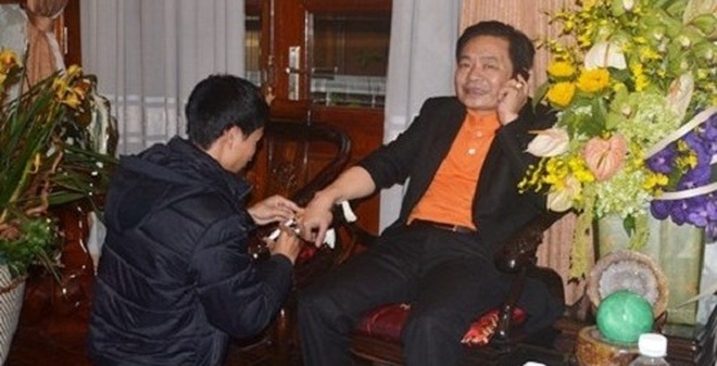 Thuyết &ldquo;bu&ocirc;n vua&rdquo; từng được biết đến l&agrave; một thương nh&acirc;n cự ph&aacute;ch của đất H&agrave; Nội.