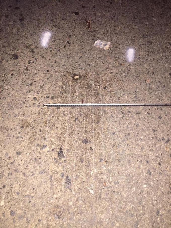 Vết lốp để lại hiện trường.