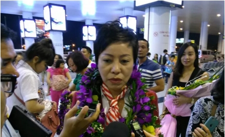 HLV Nguyễn Thị Nhung của đội tuyển bắn s&uacute;ng Việt Nam