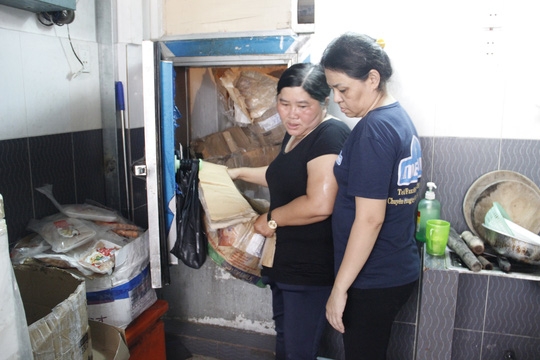 Kh&aacute;ch h&agrave;ng của b&agrave; Phương bao gồm nh&agrave; h&agrave;ng, si&ecirc;u thị, qu&aacute;n nhậu ở TP HCM.