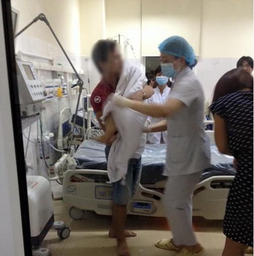 H&igrave;nh ảnh &ocirc;ng bố &ocirc;m con tử vong v&igrave; h&oacute;c hạt nh&atilde;n khiến nhiều người x&oacute;t xa cũng l&agrave; b&agrave;i học cảnh b&aacute;o cho c&aacute;c bậc cha mẹ. (Ảnh: FB BH)