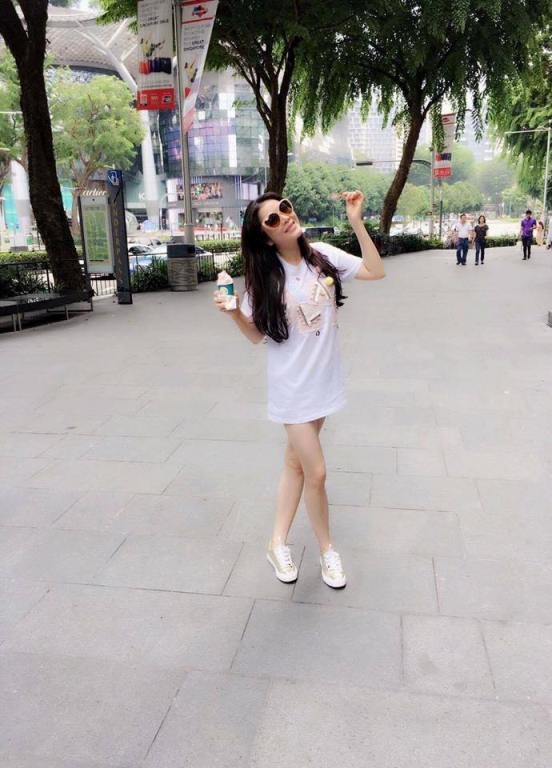 Ngỡ ng&agrave;ng với vẻ đẹp giản dị, gần gũi của L&yacute; Nh&atilde; Kỳ ngo&agrave;i đời thường