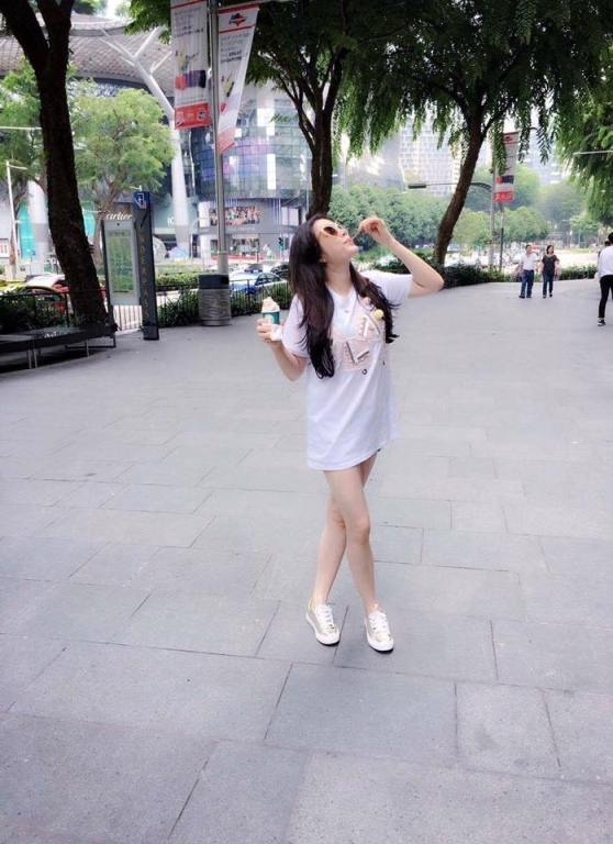 L&yacute; Nh&atilde; Kỳ đ&aacute;ng y&ecirc;u, gần gũi ngo&agrave;i đời thường.