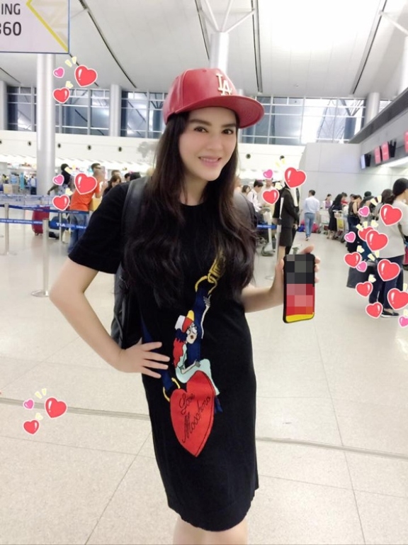 Ngỡ ng&agrave;ng với vẻ đẹp giản dị, gần gũi của L&yacute; Nh&atilde; Kỳ ngo&agrave;i đời thường