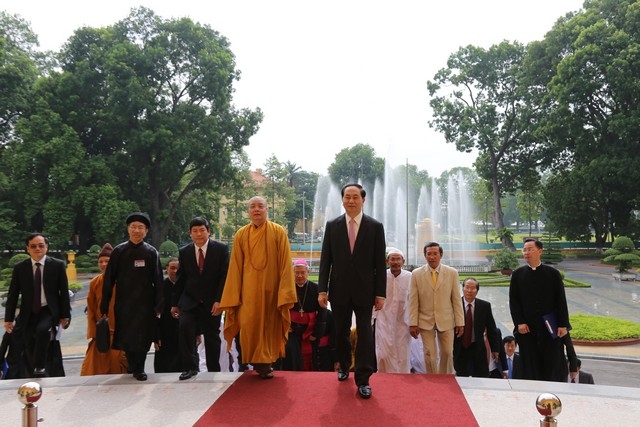 Chủ tịch nước Trần Đại Quang đ&oacute;n tiếp c&aacute;c chức sắc t&ocirc;n gi&aacute;o