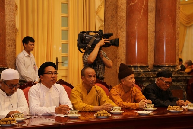 Chủ tịch nước Trần Đại Quang đ&oacute;n tiếp c&aacute;c chức sắc t&ocirc;n gi&aacute;o