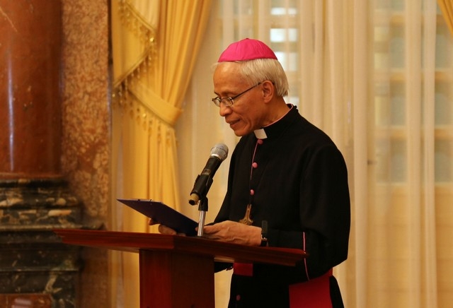 Đại diện c&aacute;c chức sắc t&ocirc;n gi&aacute;o ph&aacute;t biểu tại buổi gặp mặt.