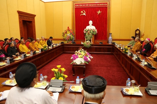 Chủ tịch nước Trần Đại Quang đ&oacute;n tiếp c&aacute;c chức sắc t&ocirc;n gi&aacute;o