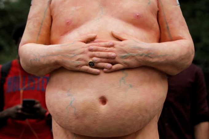 Ginger, người thiết kế bức tượng, cho biết &ocirc;ng muốn tạo ra một