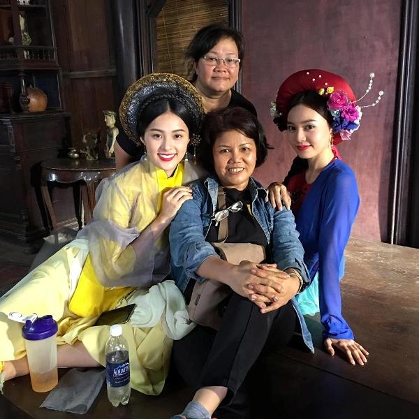 Hạ Vi bất ngờ đăng ảnh hậu trường phim Tấm C&aacute;m g&acirc;y sốt