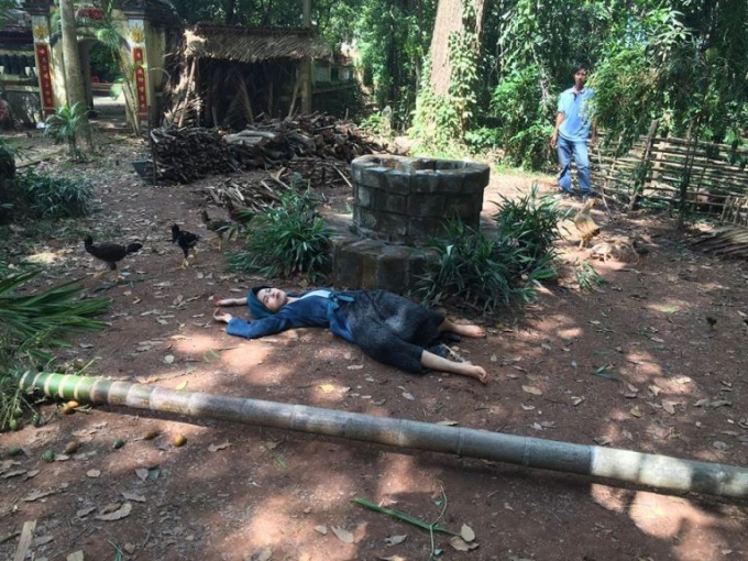 Hạ Vi bất ngờ đăng ảnh hậu trường phim Tấm C&aacute;m g&acirc;y sốt