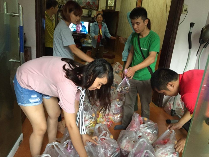 Ngo&agrave;i ra, một c&acirc;u lạc bộ ở tỉnh L&agrave;o Cai cũng k&ecirc;u gọi c&aacute;c nh&agrave; hảo t&acirc;m gi&uacute;p đỡ, chia sẻ đến b&agrave; con c&aacute;c đồ d&ugrave;ng thiết thực trong nh&agrave;.