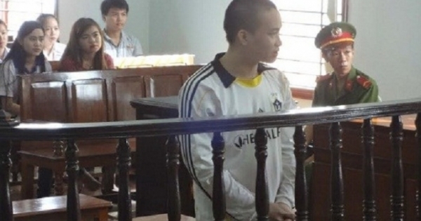 Bị đâm thủng phổi vì đòi nợ “sớm”