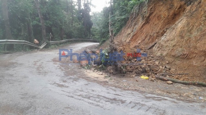 Ch&ugrave;m ảnh: Cận cảnh 1 g&oacute;c Nh&agrave; thờ đ&aacute; cổ Tam Đảo bị sụt l&uacute;n g&acirc;y nguy hiểm