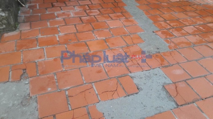 Ch&ugrave;m ảnh: Cận cảnh 1 g&oacute;c Nh&agrave; thờ đ&aacute; cổ Tam Đảo bị sụt l&uacute;n g&acirc;y nguy hiểm