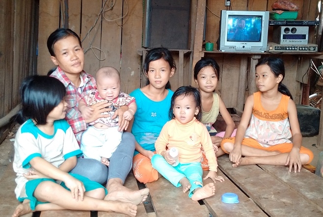 B&igrave;nh Phước: X&oacute;a bỏ m&ugrave; chữ cho trẻ em Việt kiều từ Campuchia