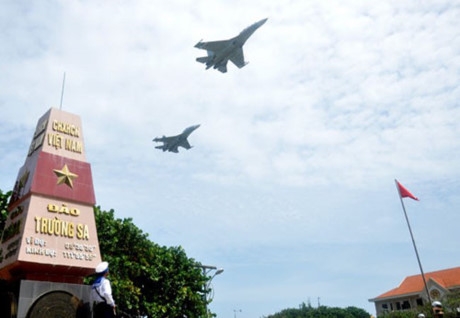 Nghe chuyện một chuyến bay ra Trường Sa của Su-30