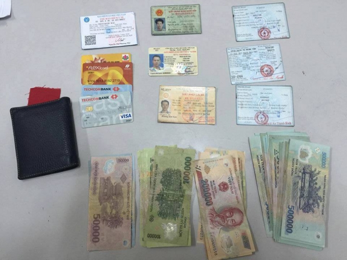 T&agrave;i sản c&aacute;c chiến sĩ CSGT đội 14 nhặt được.