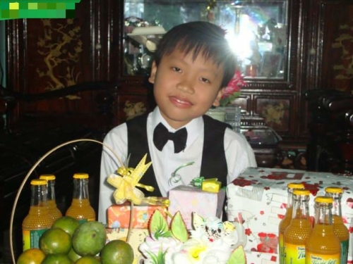 Hồ Đắc Thanh Chương l&agrave; người l&agrave;ng An Truyền (Ph&uacute; An, Ph&uacute; Vang), hiện sống c&ugrave;ng ba mẹ ở Hương Thủy.