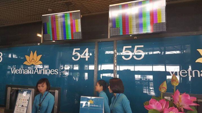 Hệ thống bảng điện tử của s&acirc;n bay Nội B&agrave;i bị virus x&acirc;m nhập kh&ocirc;ng hiển thị nội dung.