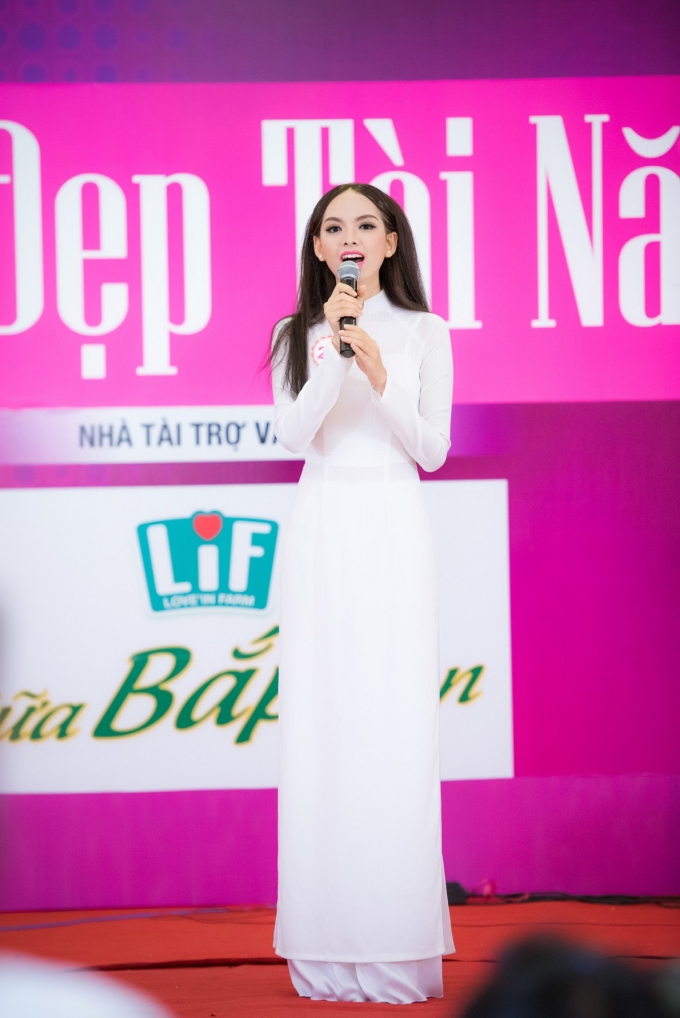 Lục Thị Thu Thảo (SBD 226)&nbsp;thể hiện ca kh&uacute;c