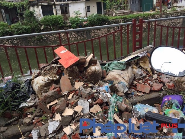 Đường ven s&ocirc;ng Lừ