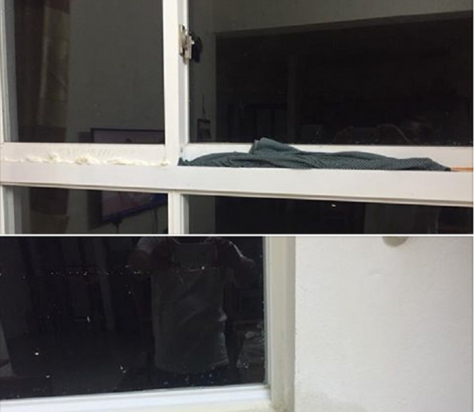 Hiện tượng tường nứt, nước thấm qua r&ograve; v&agrave;o nh&agrave; hay nước tạt qua cửa sổ mặc d&ugrave; đ&atilde; được đ&oacute;ng xảy ra ở rất nhiều căn, cư d&acirc;n lo lắng xảy ra chập điện, hư hỏng nội thất, đồ đạc trong gia đ&igrave;nh. Ảnh: Cư d&acirc;n cung cấp.